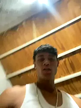 LenaReyXo – webcam model profile photo Image 2