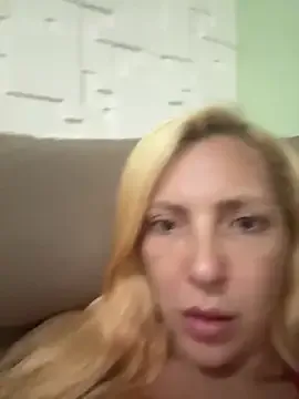 RoxyScarlett chat room preview Image 14