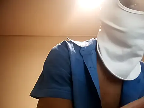 CarolPrince – webcam model profile photo Image 3