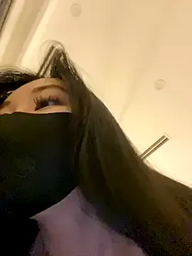 flora_ri – webcam model profile photo Image 18