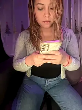 petites_perles – webcam model profile photo Image 13