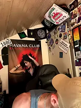 AlisaMoss – webcam model profile photo Image 3