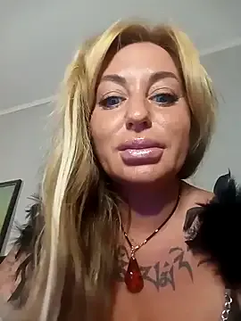 alana15 – webcam model profile photo Image 16