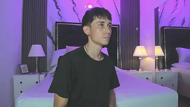 Michael_blue Image 4