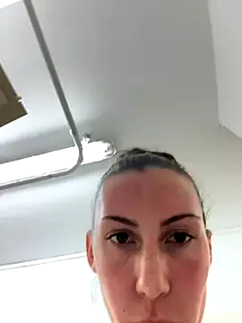 _Alicee_1 – webcam model profile photo Image 17