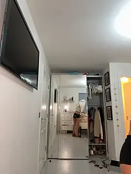 _Alicee_1 – webcam model profile photo Image 6