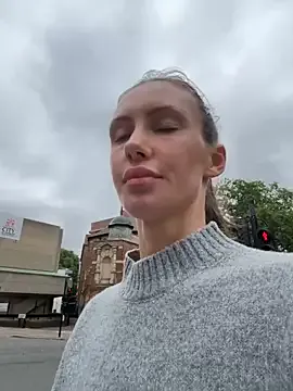 _Alicee_1 – webcam model profile photo Image 8