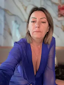 roouse – webcam model profile photo Image 18