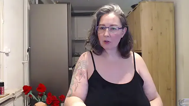 MilfGina Image 8