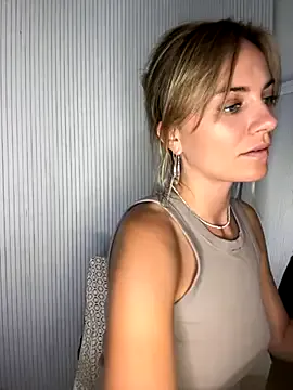 silent_chill – webcam model profile photo Image 11