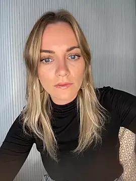 silent_chill – webcam model profile photo Image 14