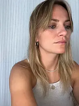 silent_chill – webcam model profile photo Image 2