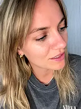 silent_chill – webcam model profile photo Image 3