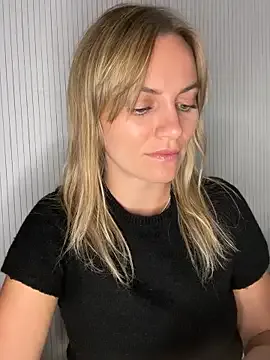 silent_chill – webcam model profile photo Image 4