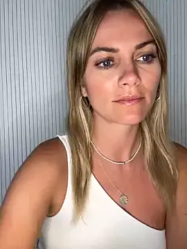 silent_chill – webcam model profile photo Image 5