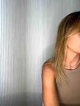 silent_chill – webcam model profile photo Image 8