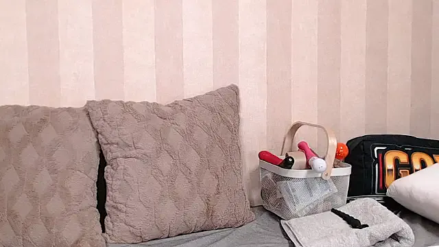 brunaalcorn – webcam model profile photo Image 8