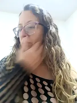 someone_sweet – webcam model profile photo Image 2