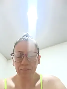 someone_sweet – webcam model profile photo Image 6