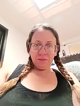 someone_sweet – webcam model profile photo Image 8