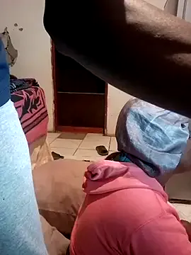 petites_perles – webcam model profile photo Image 12