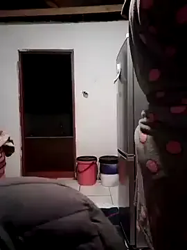 petites_perles – webcam model profile photo Image 8