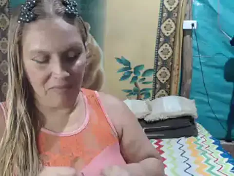 someone_sweet – webcam model profile photo Image 18