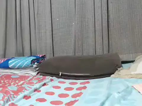 someone_sweet – webcam model profile photo Image 3