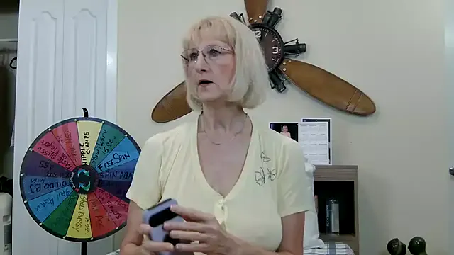 841_yayoi – webcam model profile photo Image 19