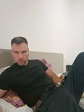 PabloArena – webcam model profile photo Image 14