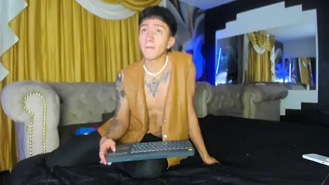 DomManlyGuy – webcam model profile photo Image 4