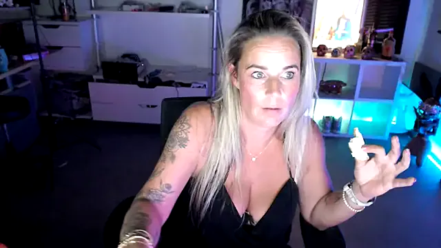 anna_ross_ – webcam model profile photo Image 19