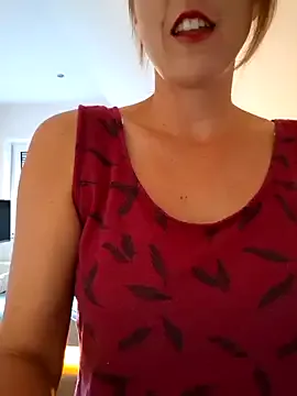 DeliaMarlow – webcam model profile photo Image 15