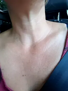 DeliaMarlow – webcam model profile photo Image 16