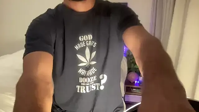 VeryNiceGuy – webcam model profile photo Image 9