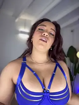 LenaReyXo – webcam model profile photo Image 6