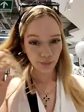 NicoleCut Image 6