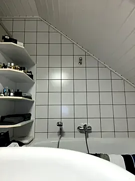 Loverhot12 – webcam model profile photo Image 19