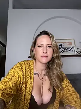 swtty_meivi – webcam model profile photo Image 4