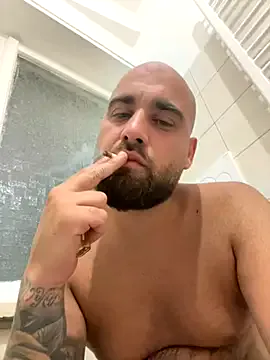 omihaze94 – webcam model profile photo