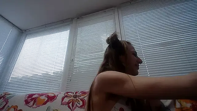 SallyDinosaur chat room preview Image 4