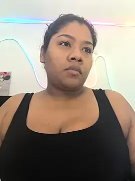 zui_lu – webcam model profile photo Image 12