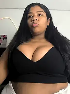 zui_lu – webcam model profile photo Image 13