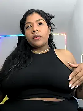 zui_lu – webcam model profile photo Image 15