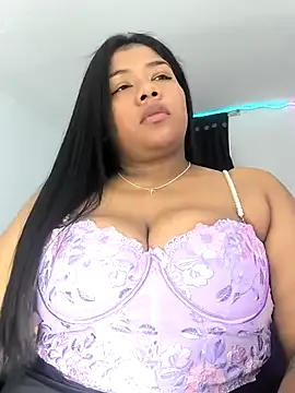 zui_lu – webcam model profile photo Image 17