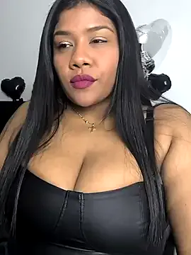 zui_lu – webcam model profile photo Image 9