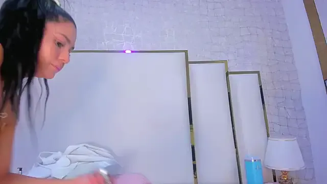 Karmiuss – webcam model profile photo Image 4