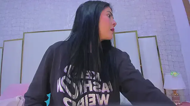 Karmiuss – webcam model profile photo Image 7