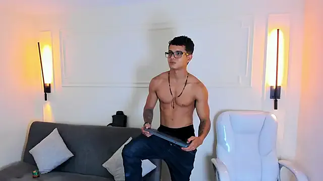 hornyshow_tv – webcam model profile photo Image 13