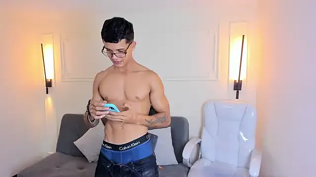 hornyshow_tv – webcam model profile photo Image 16